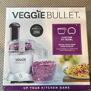 Veggie Bullet custom fit bowl with Lid. Never used still in original box.